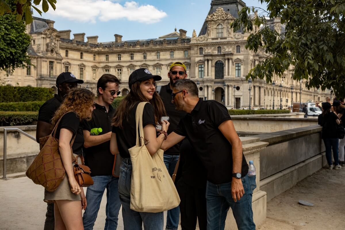 Treasure Hunt Paris Teambilding Activity Treasure Hunt Paris Teambilding Activity