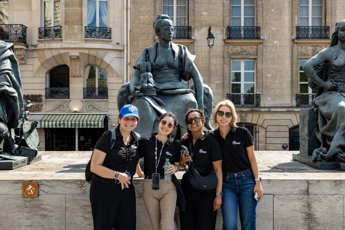 Treasure Hunt Paris Teambilding Activity Treasure Hunt Paris Teambilding Activity
